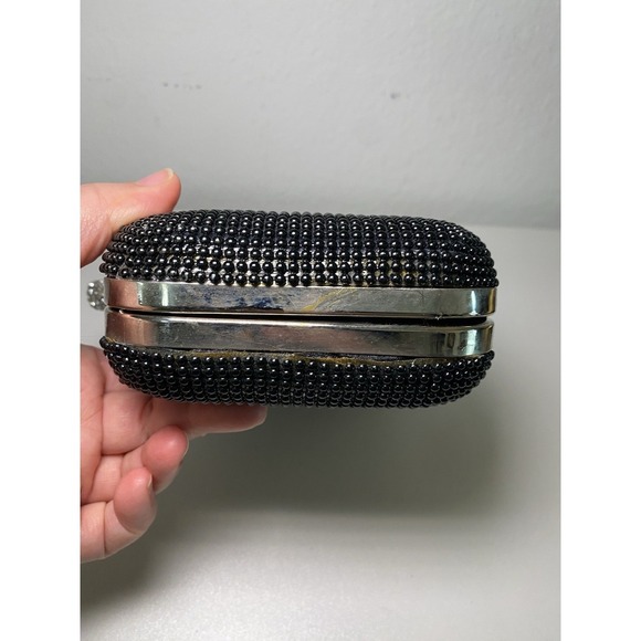 Vintage Black Beaded Flapper Clutch Rhinestone Ring Opener Accent Chain Strap - Picture 6 of 16